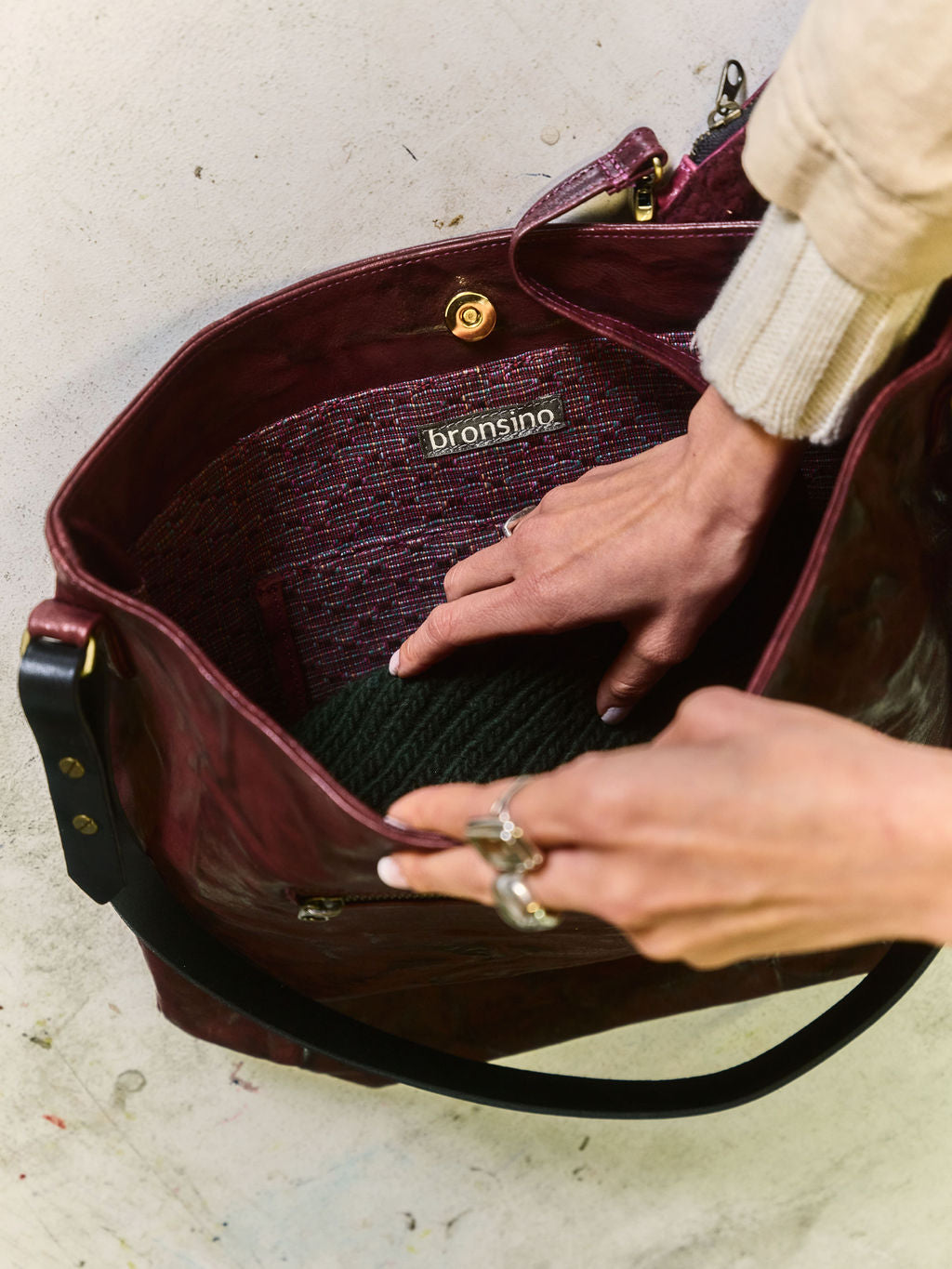 Utrecht - Dark Cherry Tote